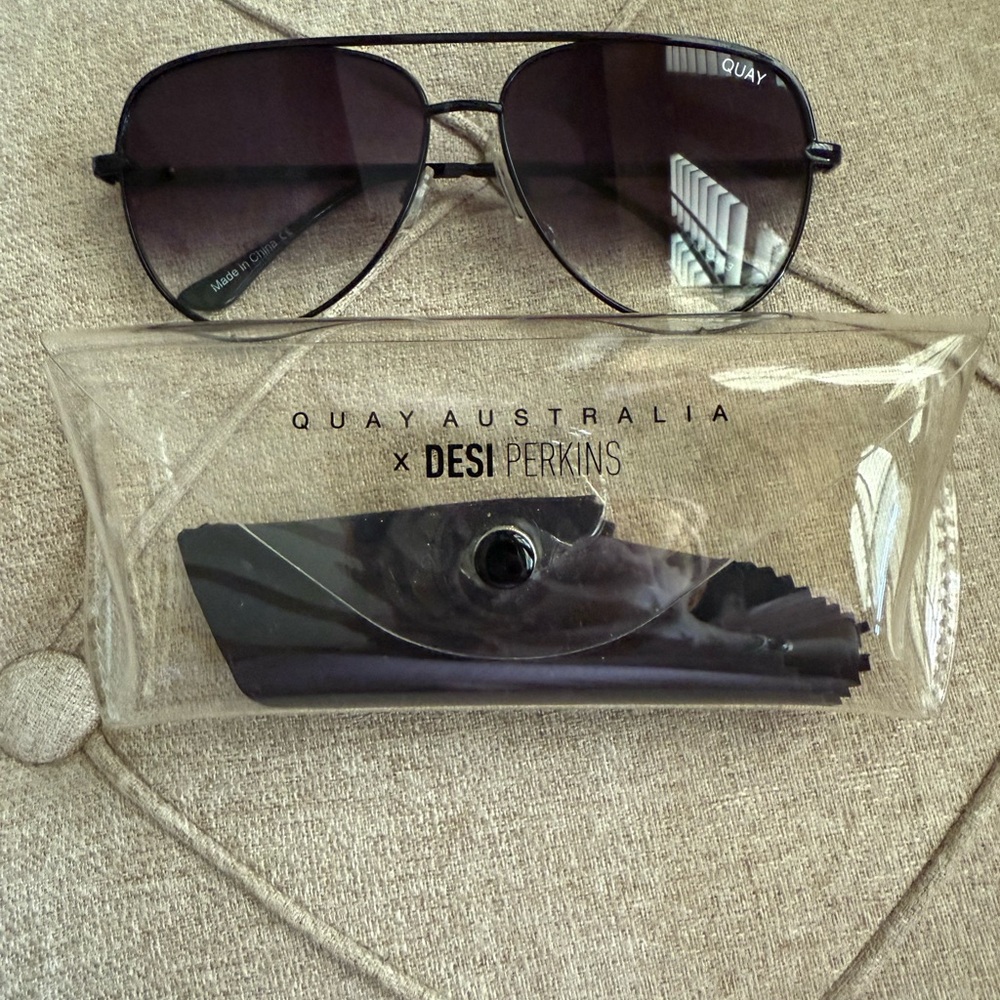 Quay Australia Black Aviator Sunglasses